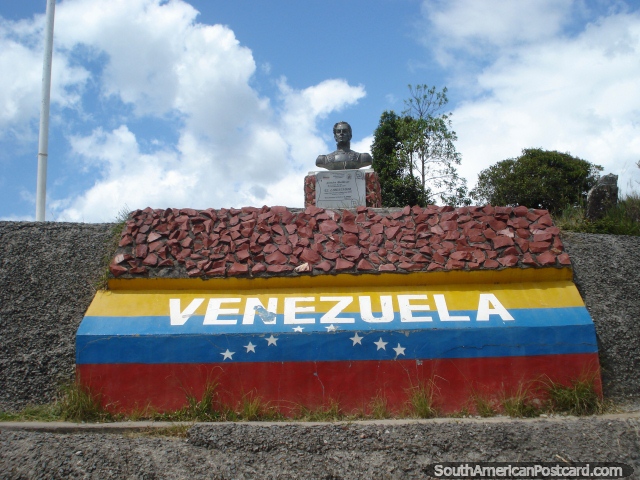 Por la frontera de Venezuela y Brasil, monumento a Simon Bolivar cerca de Santa Elena. (640x480px). Venezuela, Sudamerica.
