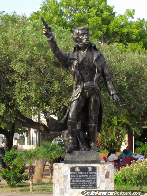Estatua de Antonio Ricaurte (1786-1814), patriota y Capitn, Mara. (480x640px). Venezuela, Sudamerica.