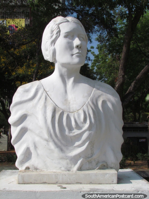 Busto de Graciela Rincon Calcano (1904-1987), era una poetisa y cuentista, Maracaibo. (480x640px). Venezuela, Sudamerica.