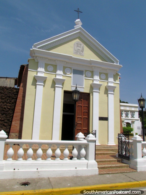 Church Templo Bautismal Rafael Urdaneta in Maracaibo. (480x640px). Venezuela, South America.