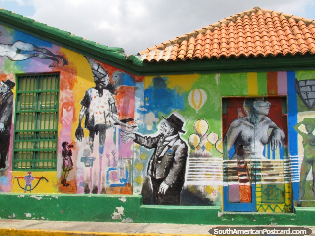 Belo mural colorido sob um telhado de azulejos, Rua Carabobo, Maracaibo. (640x480px). Venezuela, América do Sul.