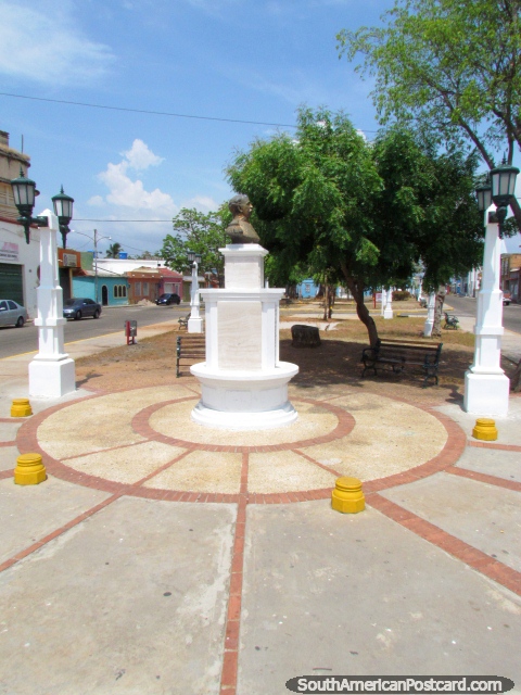 Plaza Juan Crisostomo Falcon in Maracaibo. (480x640px). Venezuela, South America.