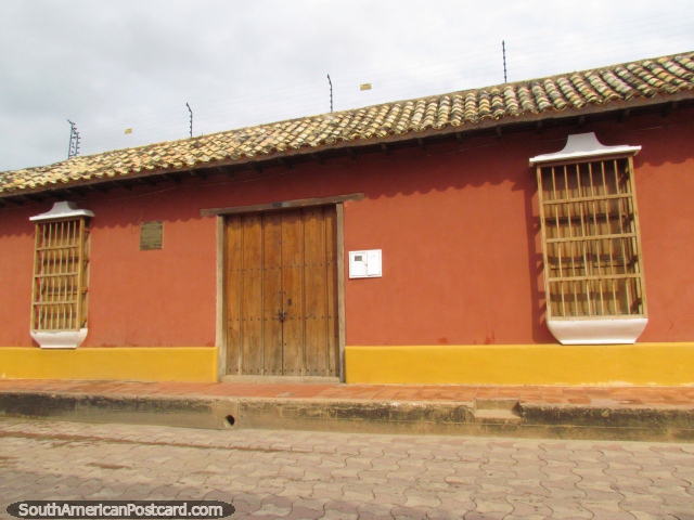 A casa onde o historiador Ismael Silva Montanes nasceu em 1901, Carora. (640x480px). Venezuela, América do Sul.