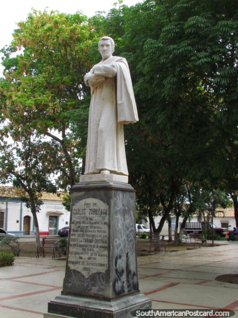 Estatua de Carlos Zubillaga en su plaza en Carora. (480x640px). Venezuela, Sudamerica.