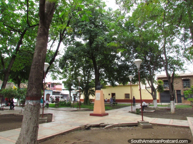 Park in Carora with Jacinto Lara bust in the middle. (640x480px). Venezuela, South America.