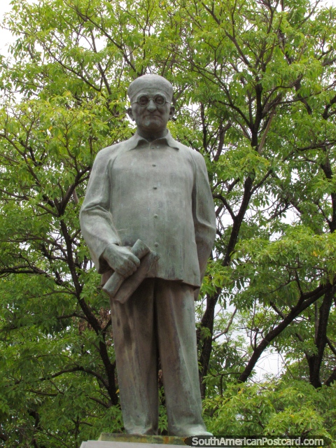 Cecilio Zubillaga Perera (1887-1948) statue in Carora, a journalist born in the city. (480x640px). Venezuela, South America.