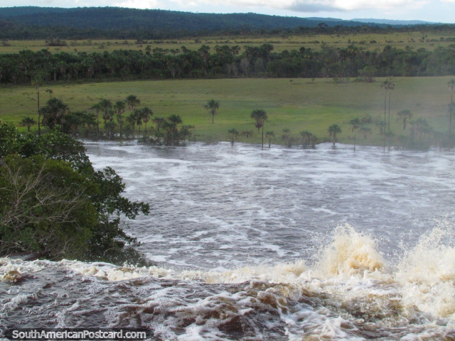 Looking down from the falls to the lagoon and valley in Canaima. (640x480px). Venezuela, South America.
