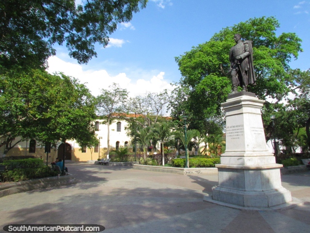 Attractive Plaza Boyaca and monument in Barcelona. (640x480px). Venezuela, South America.