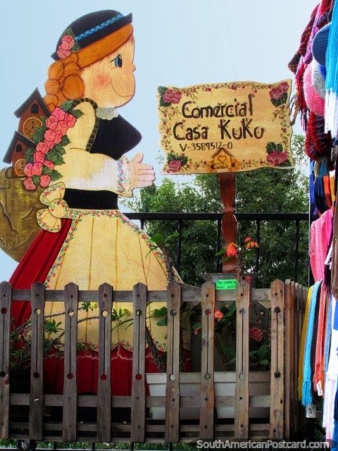 Shop Comercial Casa Kuku, buy warm clothes in Colonia Tovar. (480x640px). Venezuela, South America.