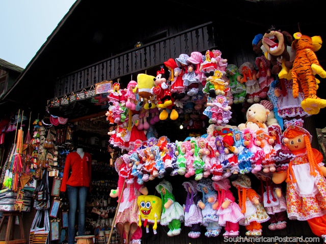 Una tienda del recuerdo tpica en Colonia Tovar, juguetes encantadores. (640x480px). Venezuela, Sudamerica.