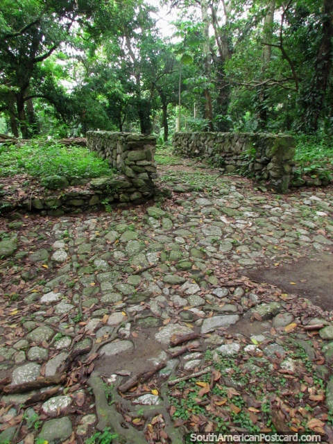 Stone bridge, Casa del Zaguan Empedrado at Park El Fuerte in San Felipe. (480x640px). Venezuela, South America.
