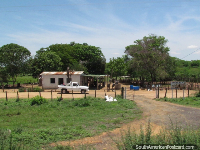 Casa e fazenda, pas que vive do caminho entre Maracaibo e Coro. (640x480px). Venezuela, Amrica do Sul.