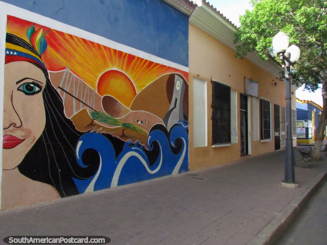 Mulher nativa, mar e mural de parede de luz solar em Coro. (640x480px). Venezuela, Amrica do Sul.