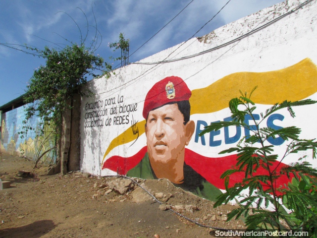 Grande mural do presidente Hugo Chavez na parede de uma seção vazia em Coro. (640x480px). Venezuela, América do Sul.