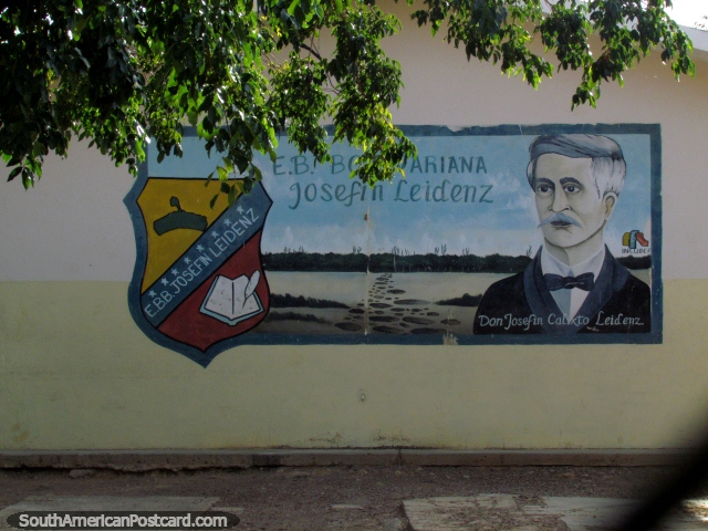 Pintura mural de Josefin Leidenz en una escuela en Coro. (640x480px). Venezuela, Sudamerica.