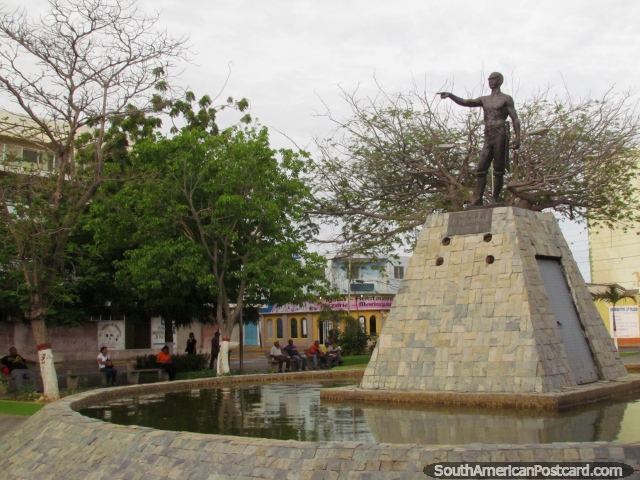 Jose Leonardo Chirinos (1754-1796) estatua en Punto Fijo, levantamiento conducido contra esclavitud. (640x480px). Venezuela, Sudamerica.