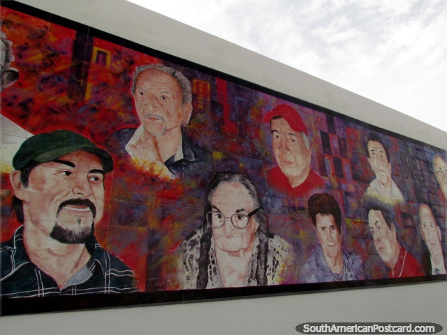 Primer plano del segundo parte de la pintura mural enorme de caras en Punto Fijo. (640x480px). Venezuela, Sudamerica.
