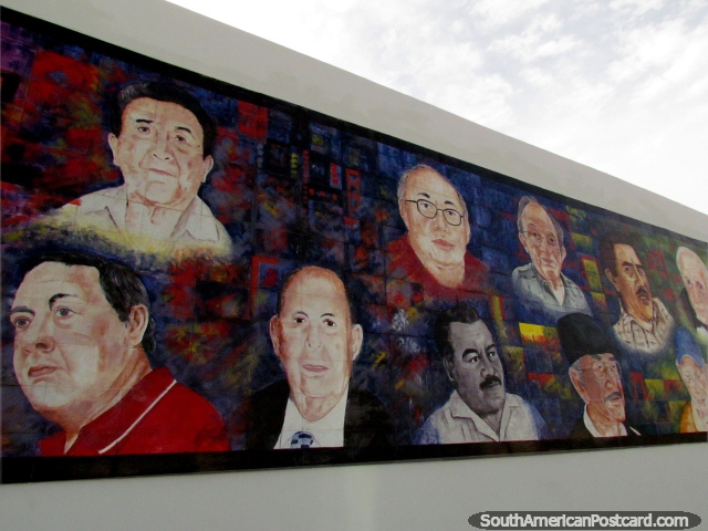 Primer plano de la tricera parte de la pintura mural enorme de caras en Punto Fijo. (640x480px). Venezuela, Sudamerica.