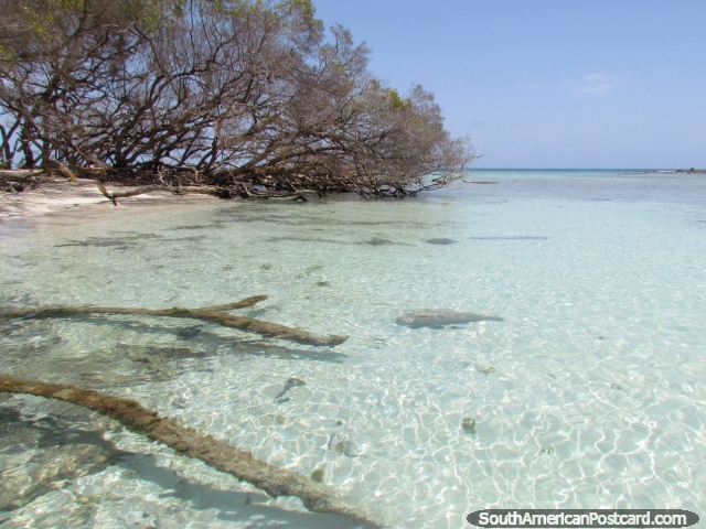 Beautiful waterscapes around the island of Cajo Sombrero, Morrocoy National Park. (640x480px). Venezuela, South America.
