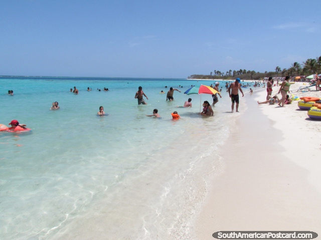 This is what a crowd looks like at Morrocoy, it's not that bad is it! (640x480px). Venezuela, South America.