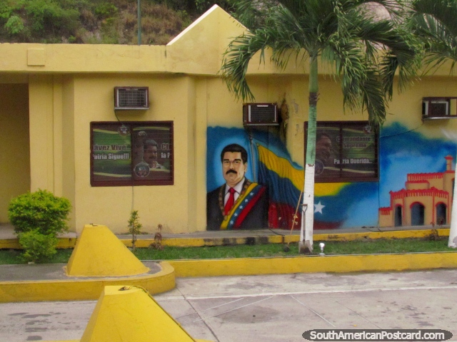 Mural do presidente Maduro em linhas estatais entre San Felipe e Barquisimeto. (640x480px). Venezuela, Amrica do Sul.