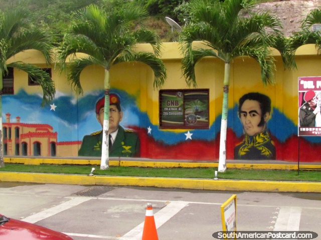 O presidente Chavez e quadros murais de Simon Bolivar na borda estatal entre San Felipe e Barquisimeto. (640x480px). Venezuela, Amrica do Sul.