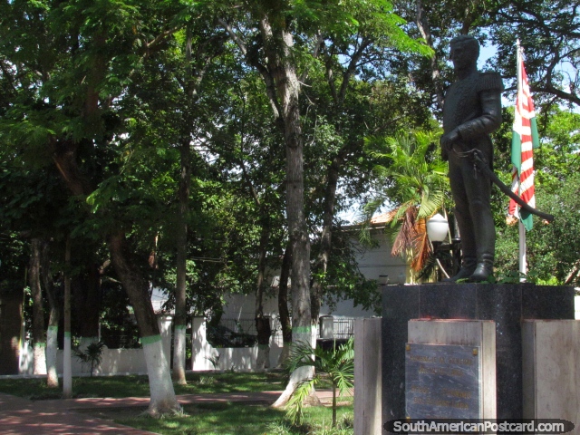 Estátua do general Jacinto Lara em Barquisimeto, o estado chama-se como ele. (640x480px). Venezuela, América do Sul.