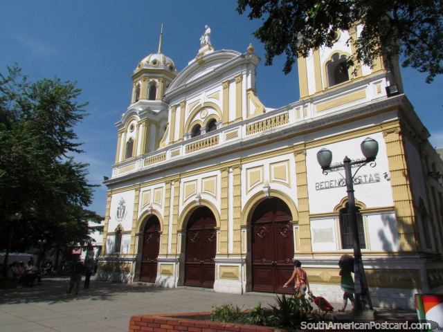 Iglesia de Misioneros Redentoristas en Barquisimeto. (640x480px). Venezuela, Sudamerica.