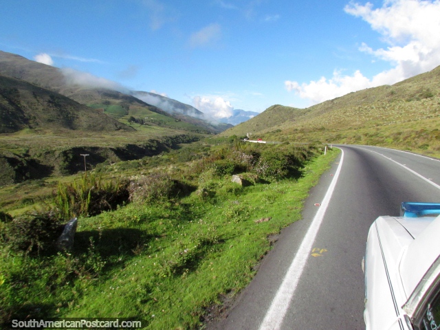 Santo Domingo to Apartaderos, 30mins in a shared car. (640x480px). Venezuela, South America.