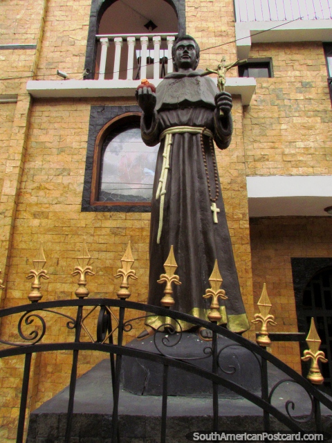 Capilla de San Benito en Timotes, estatua del hombre. (480x640px). Venezuela, Sudamerica.